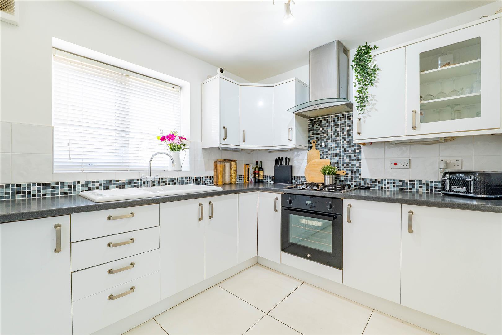 3 bed property in Foxglove Close, Preston